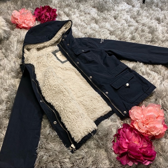 Abercrombie & Fitch Faux Fur Lined Parka size M - Picture 4 of 10